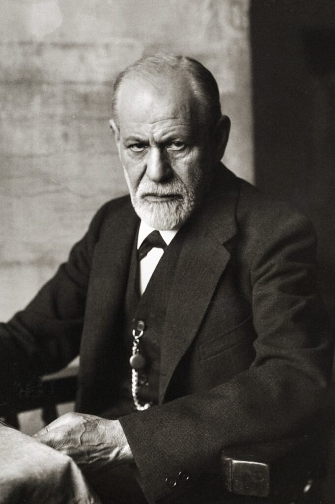 ligações teóricas entre Sigmund Freud e Theodor Adorno